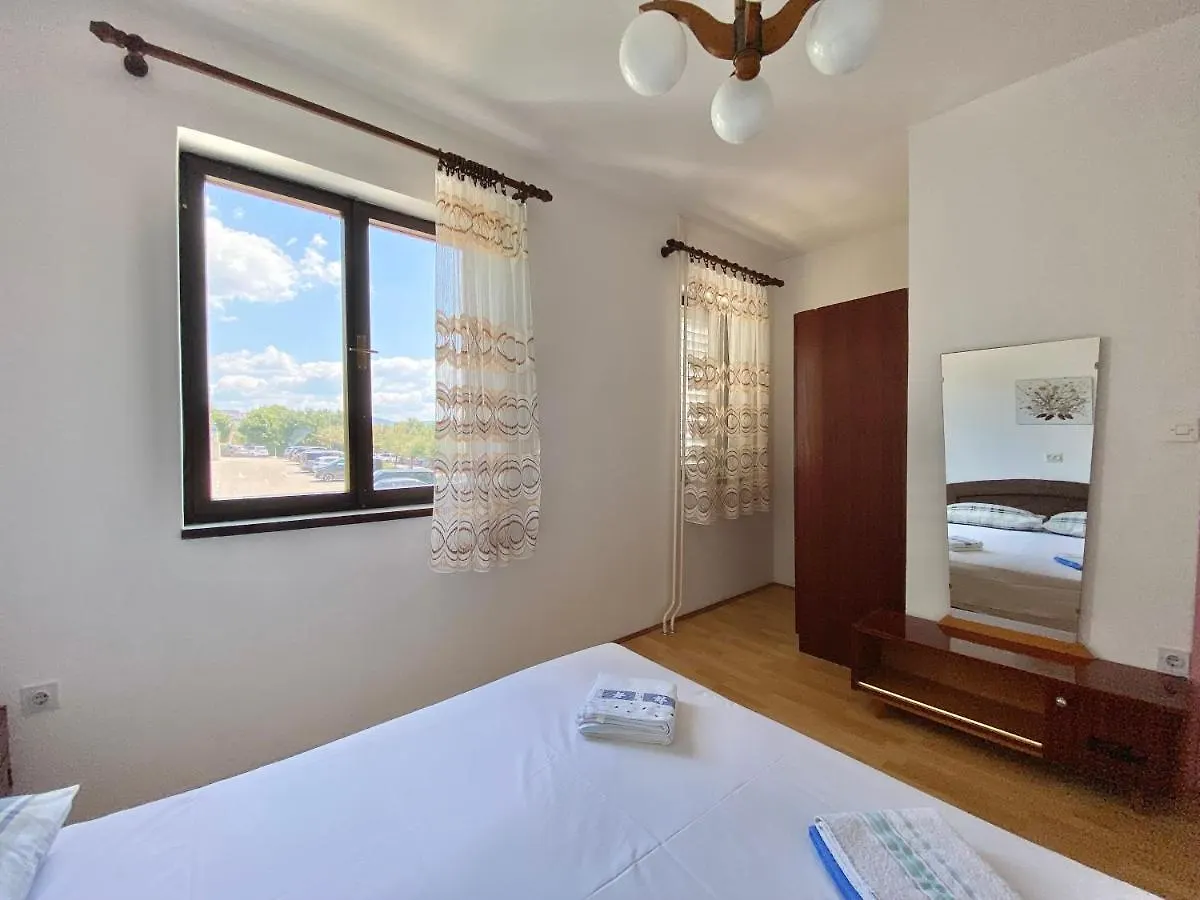 Adults Only Apartment Biserka Close To Town Centre クルク